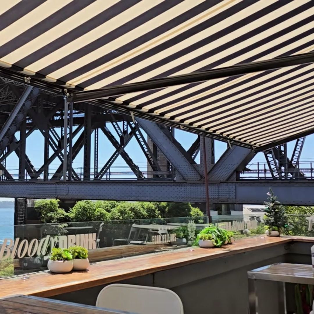 Aria Folding Arm Awning for HarbourView Hotel, The Rocks
