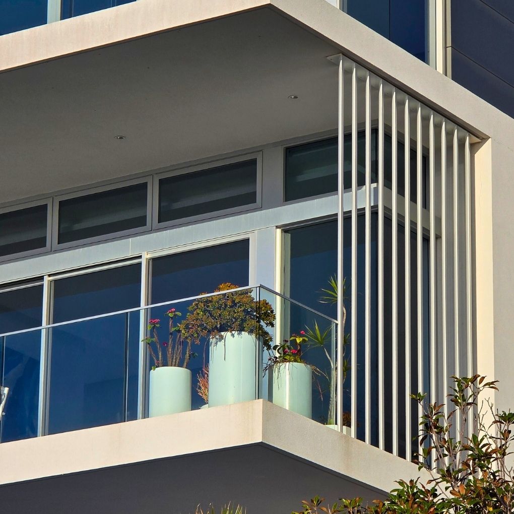 Aluminium Louvre Screen by Outdoor Blinds and Awnings (OBA)
