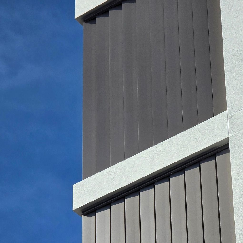 Aluminium Louvre Screen by Outdoor Blinds and Awnings (OBA)
