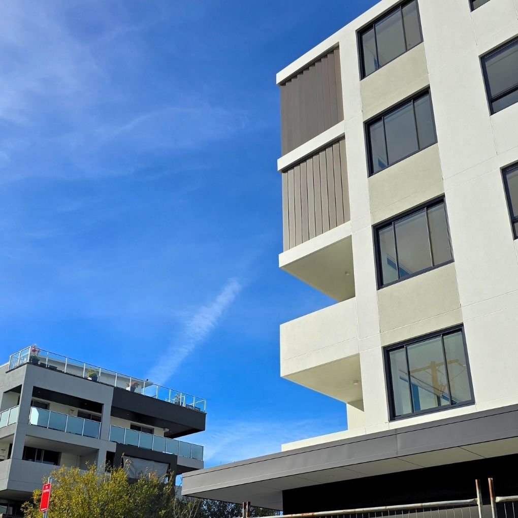Aluminium Louvre Screen by Outdoor Blinds and Awnings (OBA)