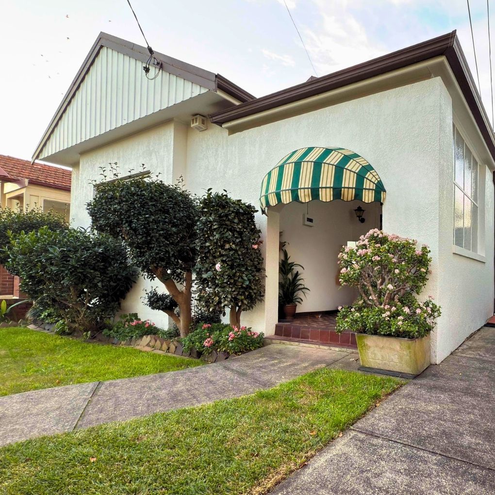 Canopy Awning by Outdoor Blinds and Awnings (OBA)