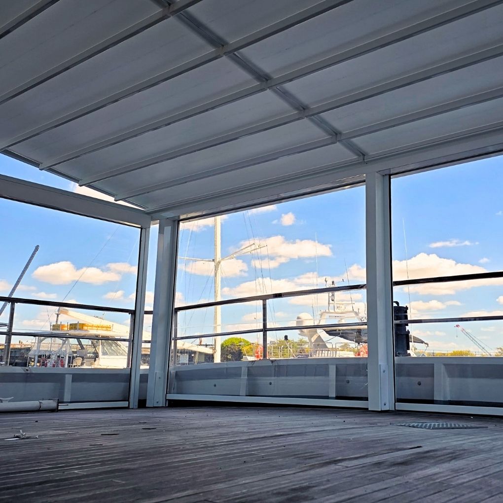 Med Evo retractable Fabric Roof and Screentex Zip Outdoor Blinds by Outdoor Blinds and Awnings (OBA) (2)