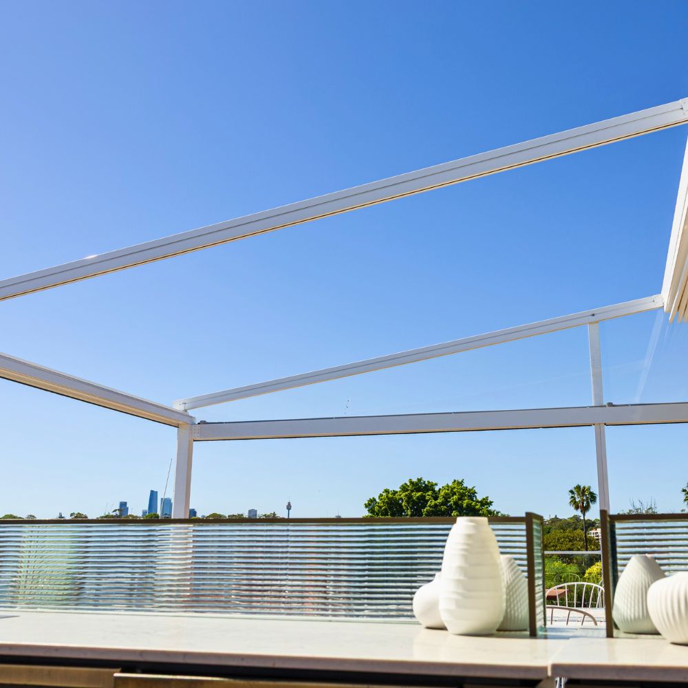 Med Evo Retractable fabric roof and screentex zip outdoor blinds for Ecco restaurante by Outdoor Blinds and Awnings (OBA)