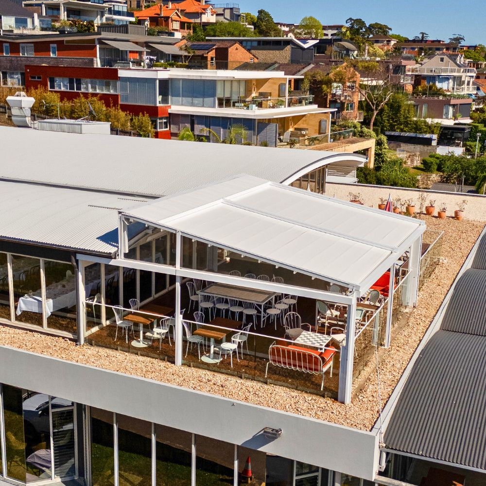 Med Evo Retractable fabric roof and screentex zip outdoor blinds for Ecco restaurante by Outdoor Blinds and Awnings (OBA)
