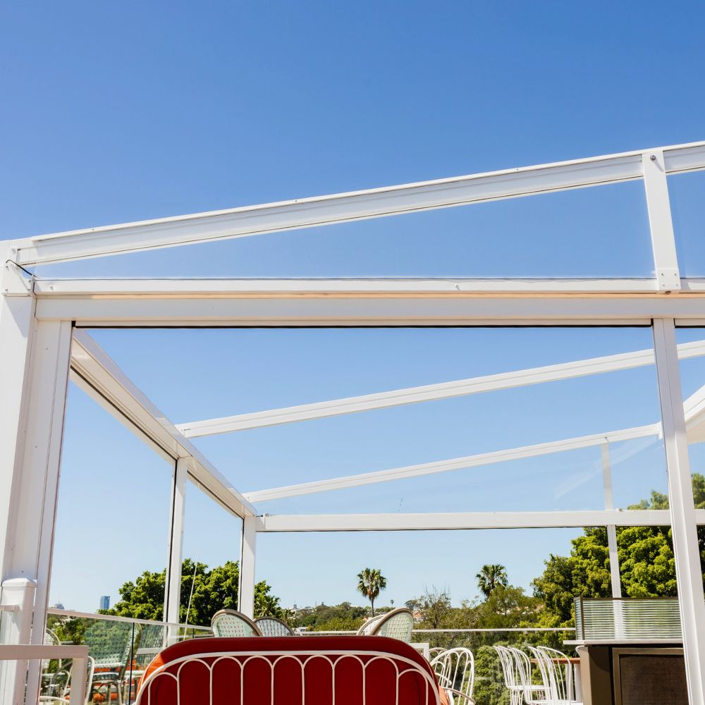 Med Evo Retractable fabric roof and screentex zip outdoor blinds for Ecco restaurante by Outdoor Blinds and Awnings (OBA)