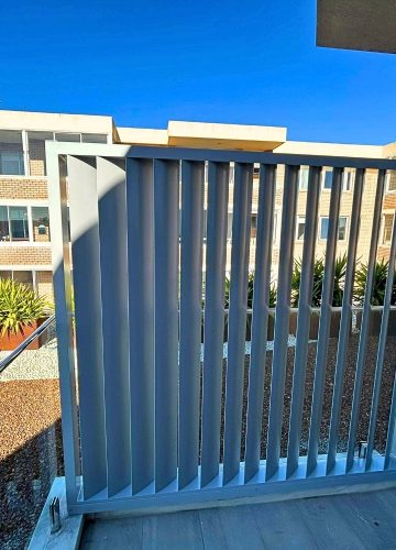 Aluminium Louvre Screen by Outdoor Blinds and Awnings (OBA)