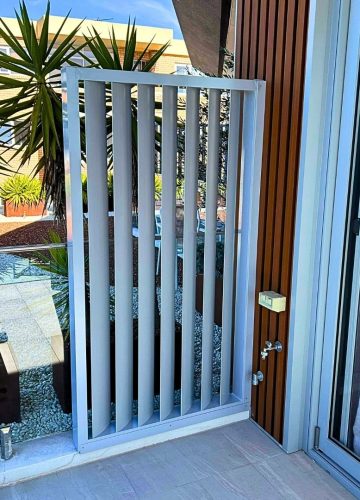 Aluminium Louvre Screen by Outdoor Blinds and Awnings (OBA) 2