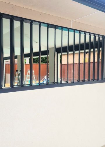 Aluminium Louvre Screen by Outdoor Blinds and Awnings (OBA)